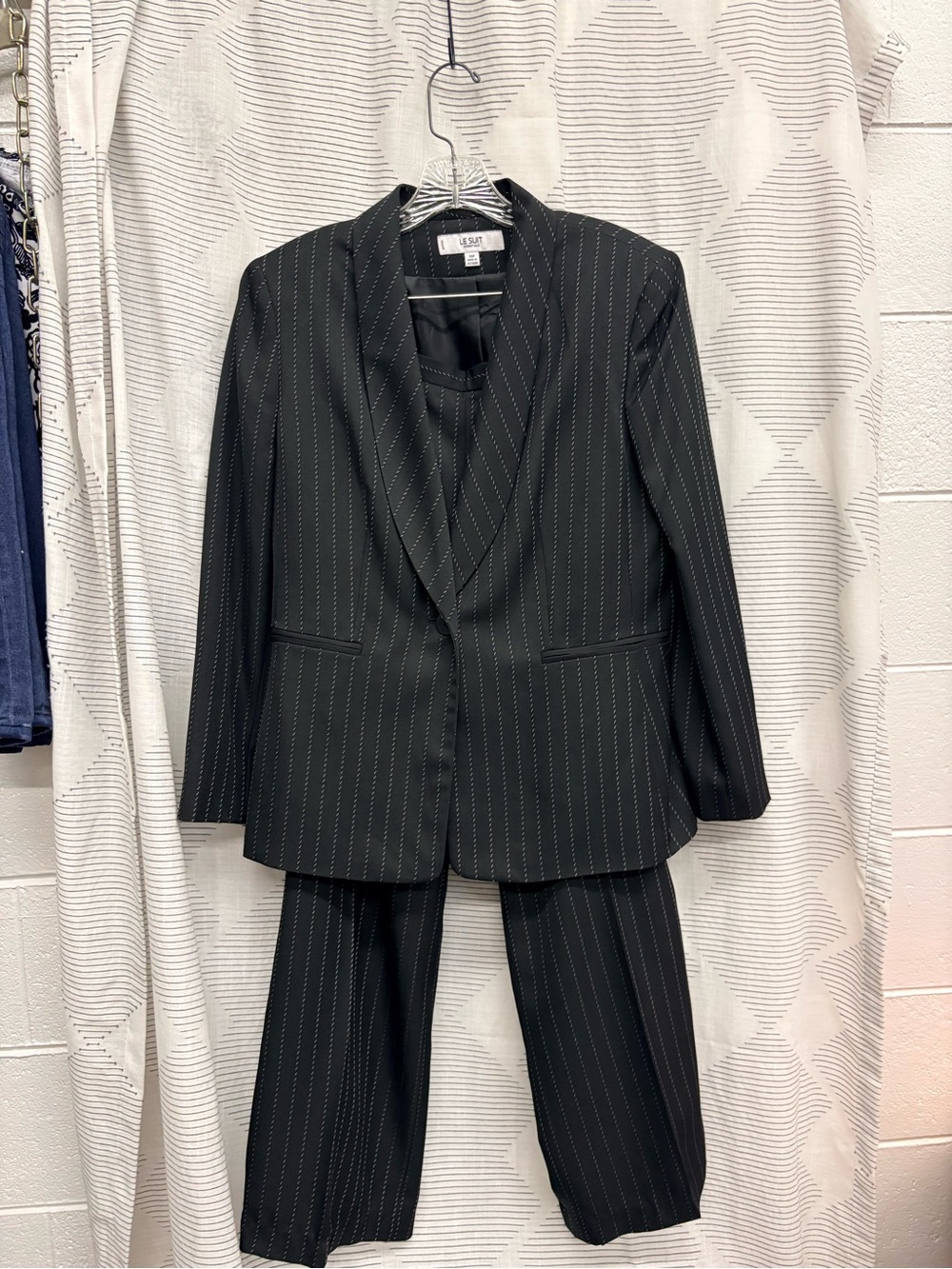 Vintage Le Suit Classic Lady Tailored Black Pinstripe Women's Pants Suit